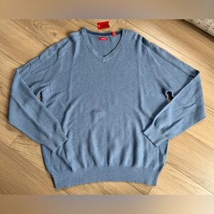 NWT Izod 100% cotton Fine Gauge Men's Blue V-Neck Sweater.